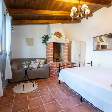 Charming Renovated Istrian Stone House Luca With A Beautiful Garden Dom wakacyjny *